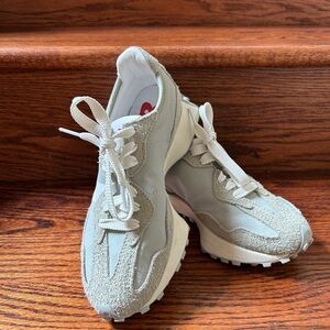 New Balance 327 Sage Green